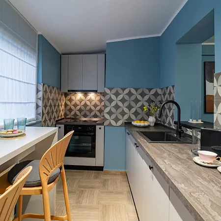 Lively Colors & Serene Comfort - Renovated 1br By Piata Universitatii Апартаменти Бухарест