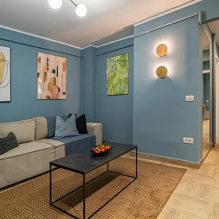 Lively Colors & Serene Comfort - Renovated 1br By Piata Universitatii Апартаменти *