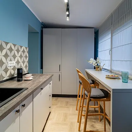 Lively Colors & Serene Comfort - Renovated 1br By Piata Universitatii Bukurešť
