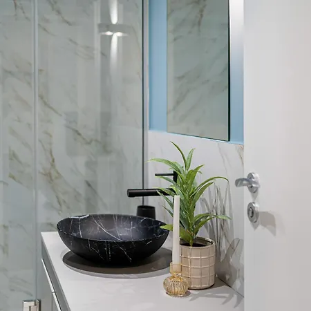 Celestial Azure - Tranquil 1br In Piata Universitatii Bucharest
