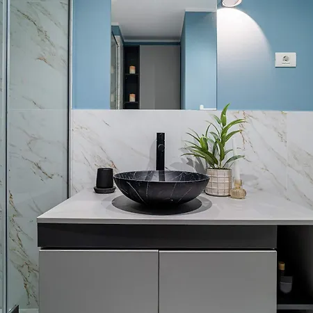 Celestial Azure - Tranquil 1br In Piata Universitatii *
